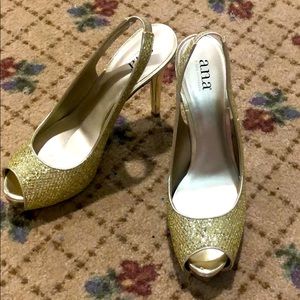 Ana heels